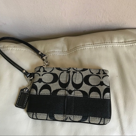 Coach Handbags - Coach wristlet/wallet